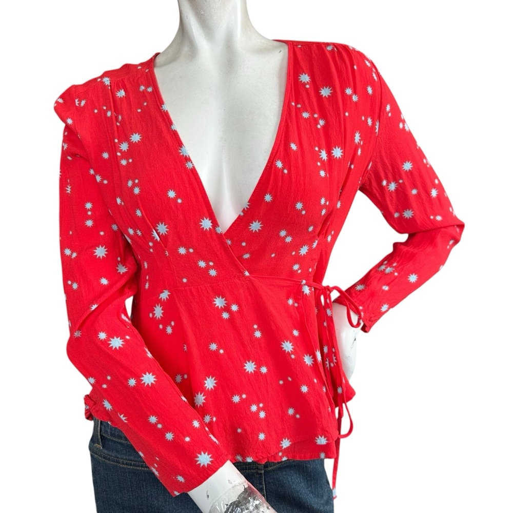 Rollas Red Star Print Long Sleeve Dancer Wrap Top in Flame Galaxy Size Small
